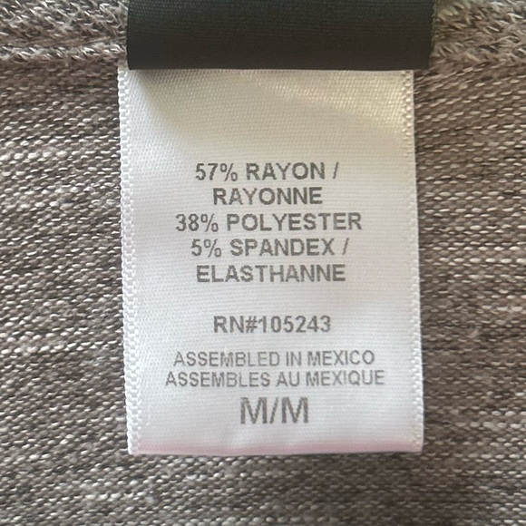 Bobeau Tan/Beige Print VNeck Cardigan. Great layering piece! Size Medium. - Picture 4 of 8